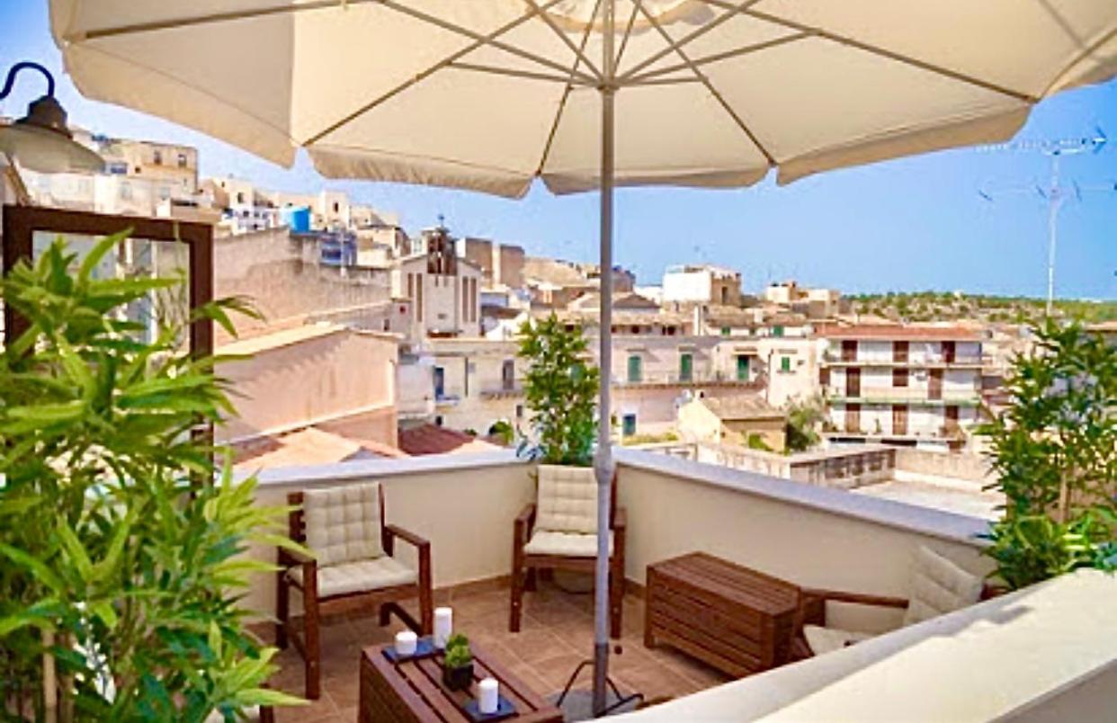 Micca Ospitalità Siciliana Acomodação com café da manhã Noto Exterior foto